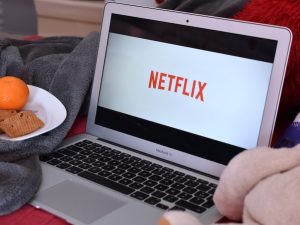 Netflix corporate culture characteristics, human resource management, movie streaming business organizational culture strategy case study analysis